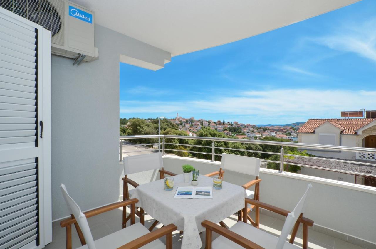 Apartments Vrania Seget Vranjica Bagian luar foto