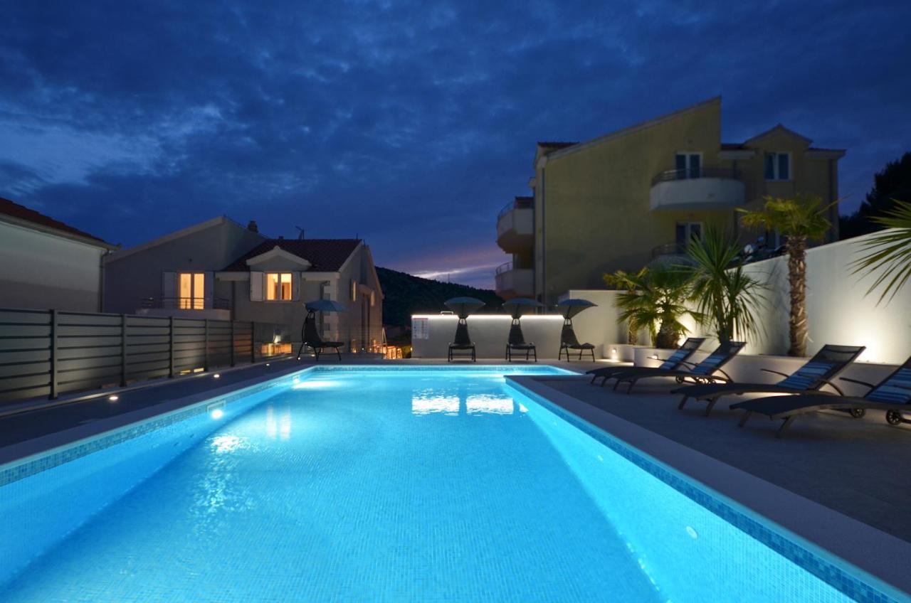 Apartments Vrania Seget Vranjica Bagian luar foto