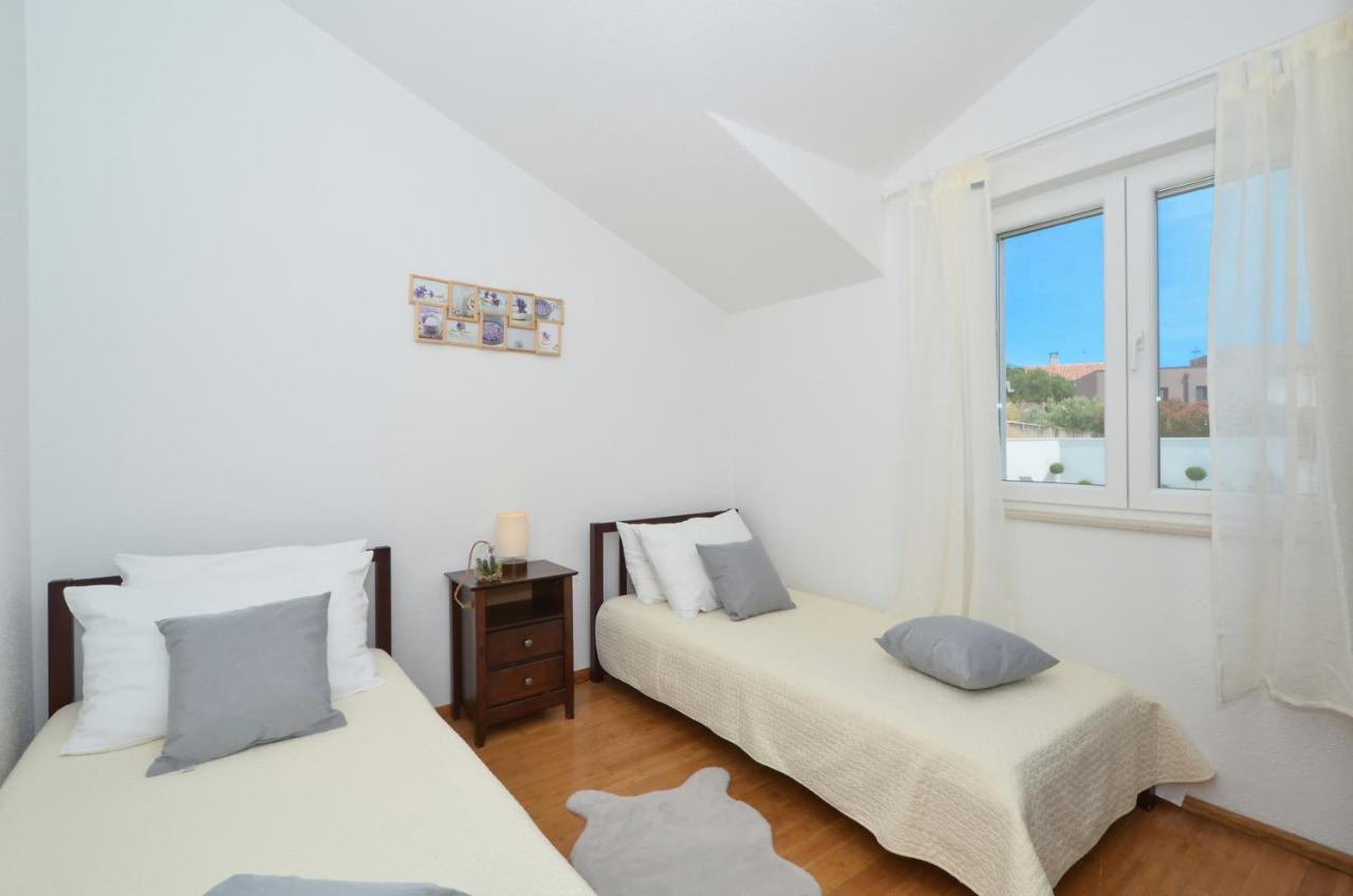 Apartments Vrania Seget Vranjica Bagian luar foto