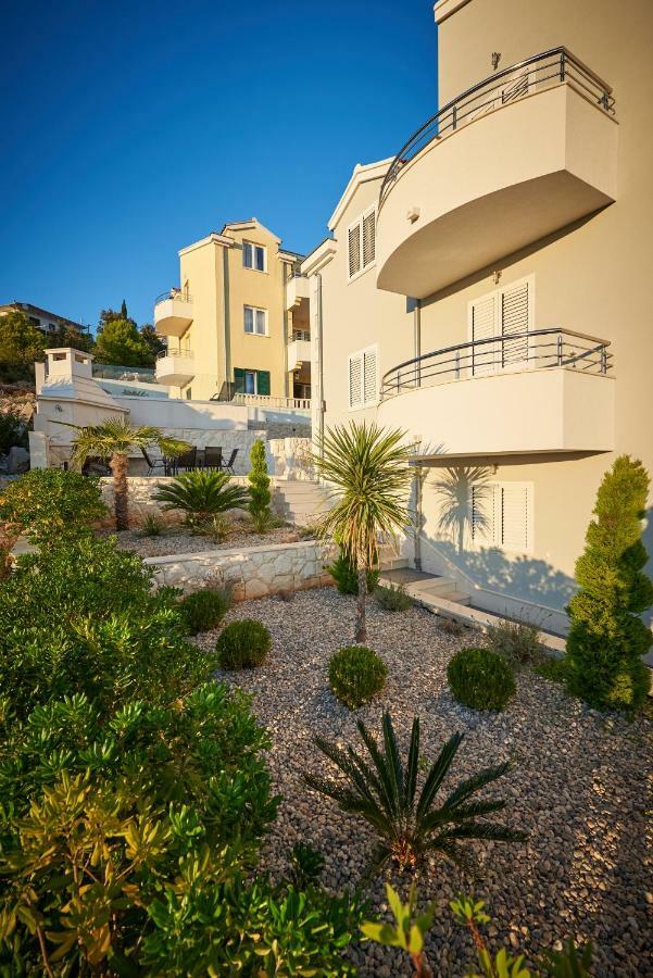 Apartments Vrania Seget Vranjica Bagian luar foto